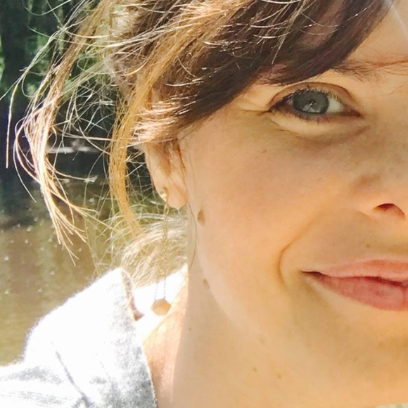 2 pair earrings gold studs & dangly cube on chain - Picture 3 of 10